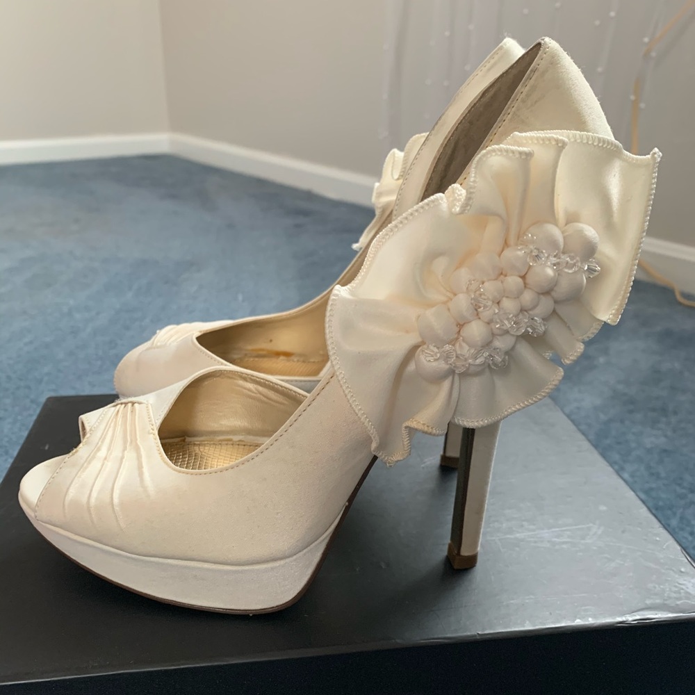 Nina wedding shoes and heel diamonds - Picture 1 of 7